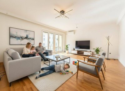 ATTRAKTIV — 4,5-Zimmer-Wohnung | ca. 102 m² | Loggia | Einbauküche | Lift | Klimaanlage