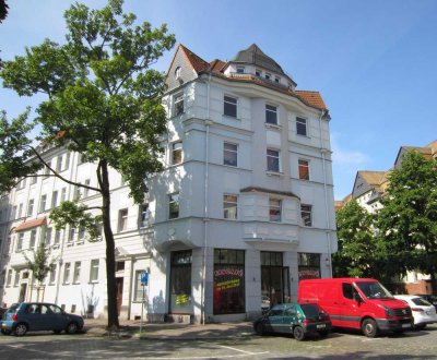 2-Zimmer-Wohnung mit Einbauküche und Loggia!