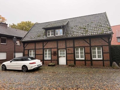 Besonderes Fachwerk-Einfamilienhaus mit Historien-Charme