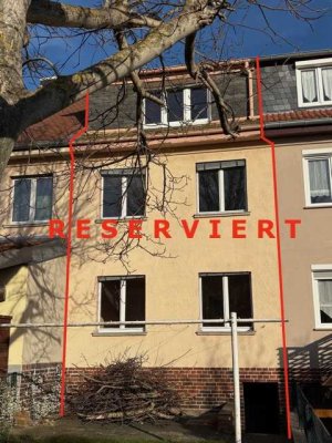 RESERVIERT! Kleines Reihenmittelhaus (RMH) mit Garten in Leipzig-Großzschocher