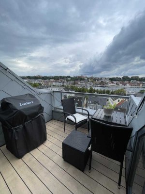 Exklusive 2-Zimmer-Dachgeschosswohnung mit Wasserblick