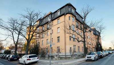 Charmante 5-Zimmer-Altbauwohnung mit Wintergarten & Balkon in Berlin-Westend