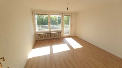 Toplage-Wohnung,Erstbezug nach Renovierung,Aussicht,Balkon,EBK,hell,ruhig,grün,barrierearm,ÖPNV-nah