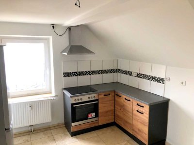 Helle freundliche 3-Zimmer-Wohnung frisch renoviert mit Einbauküche zentral in Treuchtlingen