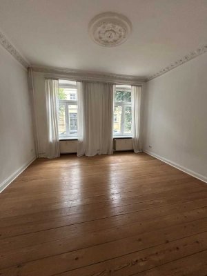 Schöne 2-Zimmer Hochparterrewohnung mit Terrasse in Schwerin