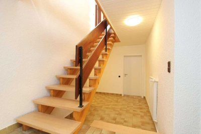 Autark wohnen auf zwei Ebenen auf ca. 130 m² inkl. Garage und eigenem Garten in Kassel-Kirchditmold