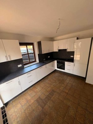 Geräumige 4-Zimmer Wohnung mit Balkon in Passau-Haidenhof Süd