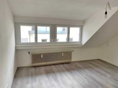 Saniertes 1-Zimmer-Apartment mit EBK und WaMa in Innenstadtlage nahe Ludwigsplatz!