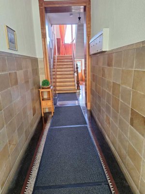 Möblierte Komfort EG-Wohnung mit EBK, komplett ausgestattet, Balkon, Garage möglich, W-LAN verfügbar