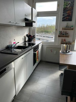 Gepflegte 3-Raum-Wohnung mit Garage, Einbauküche in Wismar