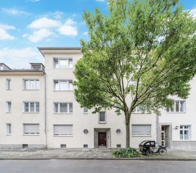 Dachgeschoss-Wohnung in Toplage von Düsseldorf-Oberkassel