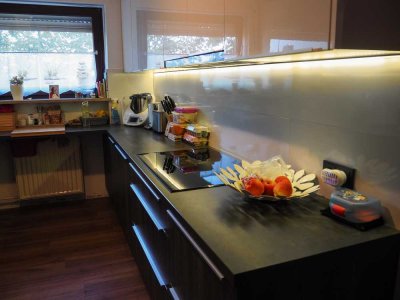 Geräumiges, gepflegtes 6-Zimmer-Haus mit EBK in Sulzbach (Taunus)