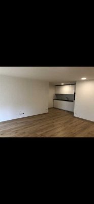 Mieten Sie stilvolle 2-Zimmer-EG-Wohnung mit Einbauküche und Terrasse in Ehingen/Donau