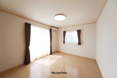 Kleine 3-Zimmer-Wohnung nebst Terrasse