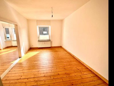 Helle sanierte Altbauwohnung mit Einbauküche und Holzdielen – 52 m², 2 1/2 Zimmer