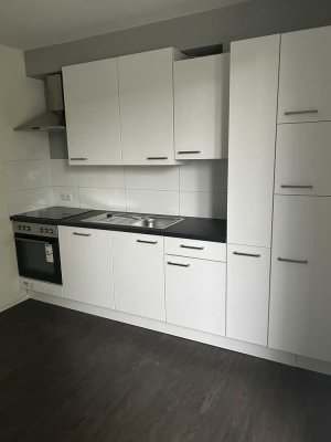 Helle 2-Zimmer-Wohnung in zentraler Lage mit EBK
