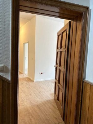 Linnich Zentrum: Kernsanierte 8-Raum-Wohnung im Erstbezug