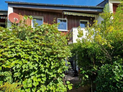 Attraktives Reihenmittelhaus mit Garten, Vorgarten und Garage in Bietigheim (Stadtteil Buch)