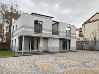 Großzügiges Einfamilienhaus mit Renditeoption: Perfekte Verbindung aus Privathaus und MFH/Gewerbe!