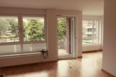 Seniorengerechte 3-Zimmer-Wohnung mit Balkon und Einbauküche in Mönchengladbach