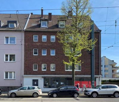 2023 Kernsanierte Dachgeschosswohnung mit vier Zimmern in Düsseldorf
