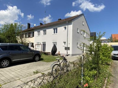 Sanierte Doppelhaushälfte mit zwei Wohnungen