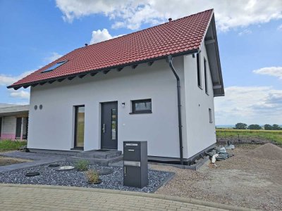 Modernes KfW-45-Effizienzhaus mit Blick ins Grüne – Einzugsbereit mit exklusiver Ausstattung