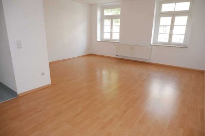 TOP Wohnung - Laminat - Bad mit Fenster / frei ab 1.6.26