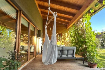 Exklusives Einfamilienhaus in nachhaltiger Holz-Lehm-Bauweise  Traumhaftes Wohnen zwischen Ch