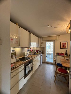 Helle 3,5-Zimmer Wohnung mit 3 Balkonen - zentral gelegen