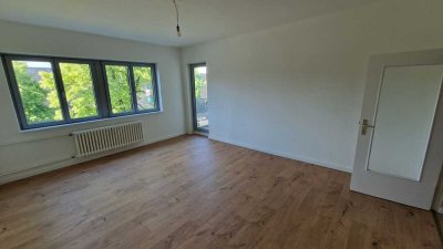 Helle 3-Zimmer-Wohnung mit Balkon in Berlin-Wedding
