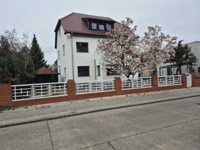 5-Zimmer in Berlin Spandau (frisch saniertes Mehrfamilienhaus)