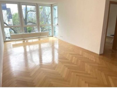 Moderne, helle 3-Zimmer-Wohnung mit Balkon in Offenbach