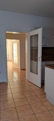 Helle 2-Raum-Wohnung mit Balkon und Einbauküche in Düsseldorf Pempelfort