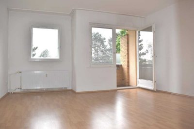 Bezugsfrei! Nahe Marienfelder Allee 
Wohlfühlwhg. f. Kleinfamilien, ruhig + hell,  
mit Westbalkon