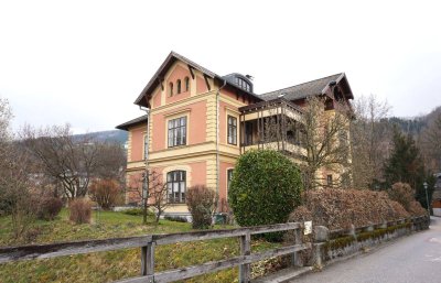 Großzügige Erdgeschosswohnung in einer schönen Villa am sonnigen Mondsee zu vermieten (Optional: Wohnen und Arbeiten unter einem Dach)