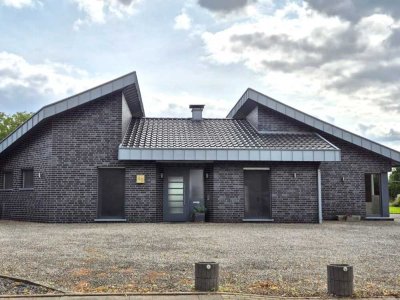 Luxuriöser, tageslichtfreundlicher Bungalow mit großer Garage…