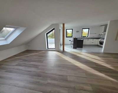 Haus im Haus - Großzügige 3,5-Zimmer-Wohnung mit Dachterrasse und Privatsphäre in Langen-Steinberg