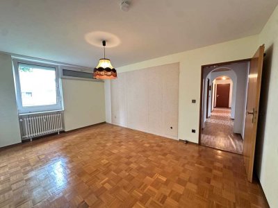 Neufahrn: Schöne 4-Zimmer-Eigentumswohnung mit Balkon und viel Potential