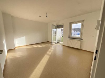 LU-Süd:Modernisierte 2-Zimmer-Wohnung + Balkon-ideal für Singles oder Paare
