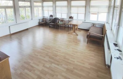 Helle sonnige ruhige 2-Zimmer-Wohnung