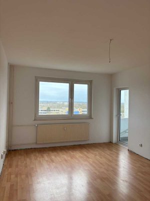 Helle 3-Zimmer-Wohnung mit Loggia in Kiel