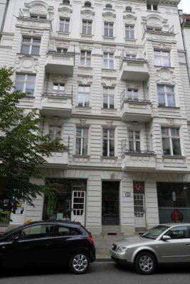 Charmante Komfort-Altbauwohnung im Jugenstilgebäude, 1. OG, bezugsfrei