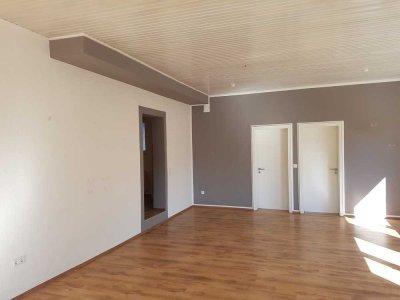 Helle und freundliche 3,5-Zimmer Wohnung mit Einbauküche und Garage in Walzbachtal