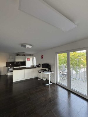 Geschmackvolle 2-Raum-Wohnung mit gehobener Innenausstattung mit Balkon und EBK in Dreieich