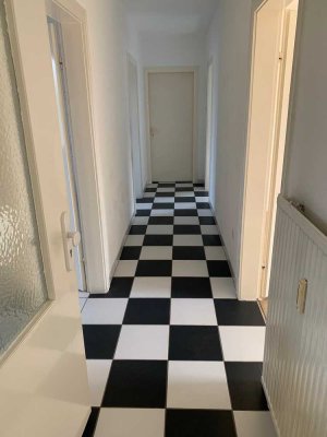 Zentral gelegene und großzügige 3-Zimmer Wohnung mit Balkon