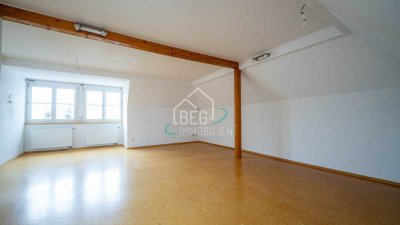 Charmante 2-Zimmer-Wohnung im historischen Gebäude mit Balkon