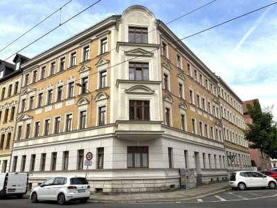 Vermietete, stilvolle 2-Zimmer-Wohnung im 3. OG eines denkmalgeschützten Altbaus - Leipzig-Gohlis