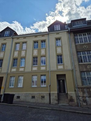 WohnTRAUM: HELLe & ZENTRALe Maisionette_SÜD-Balkon_Tageslichtbad_Gäste-WC_WOHNküche_Stellplatz