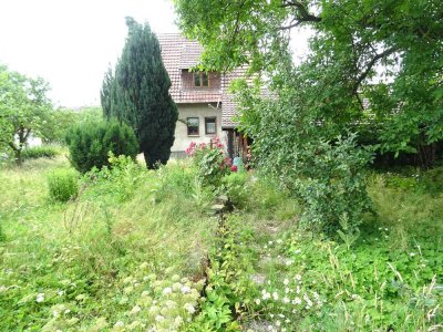 Solides Einfamilienhaus auf großem Grundstück mit Anbauten in Kernstadtlage Salzkotten
